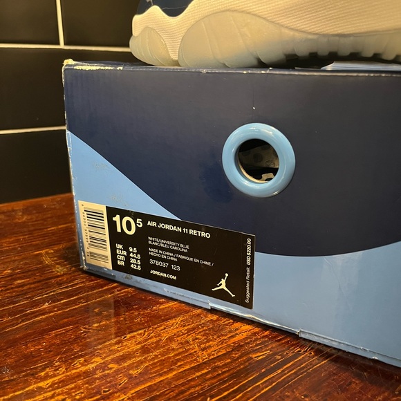 Air Jordan 11 Win Like ‘82 Size 10.5 With Box 2017 Release BRAND NEW - Picture 11 of 13